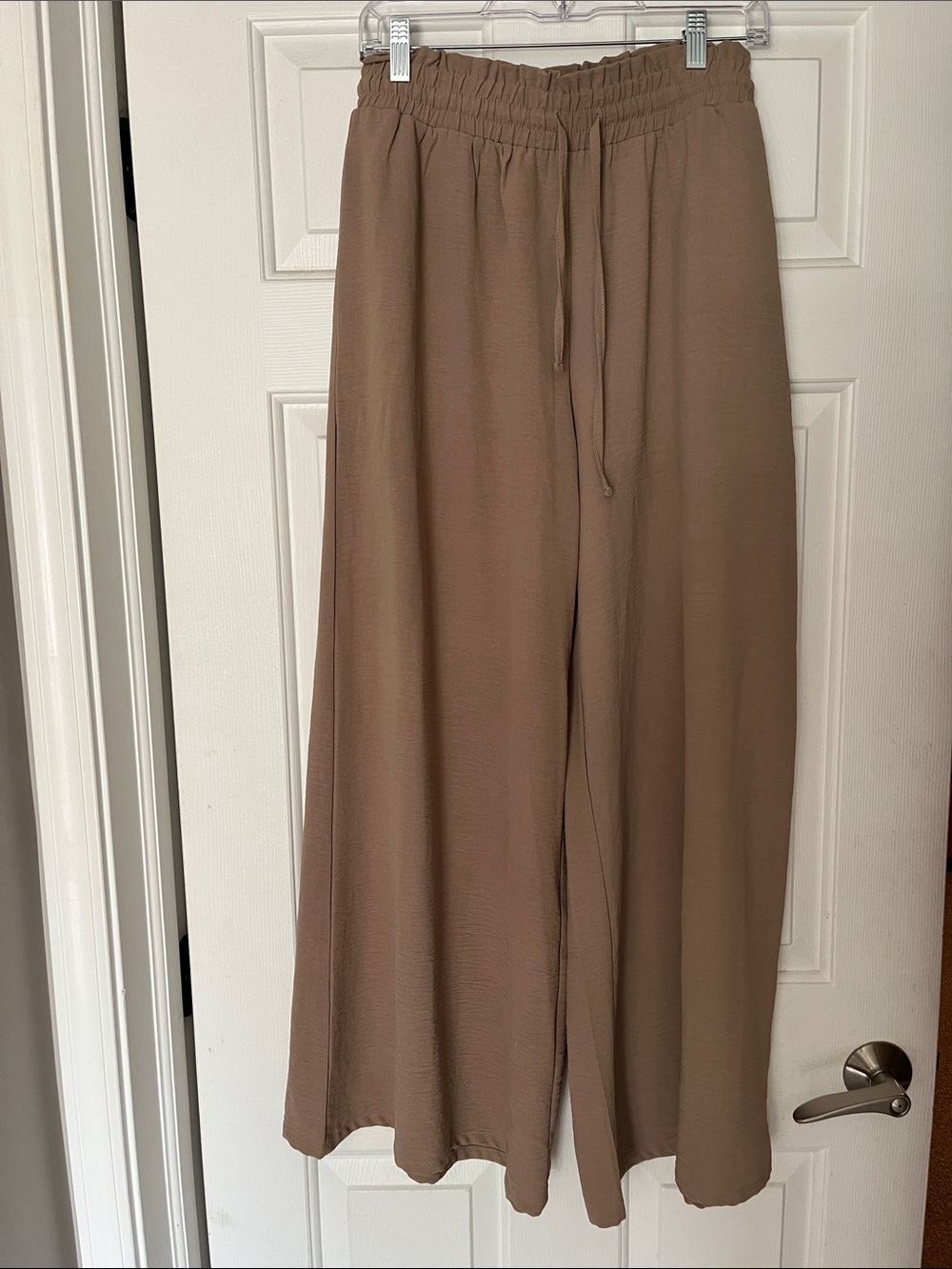 Relaxed Wide-Leg Drawstring Pants in Taupe